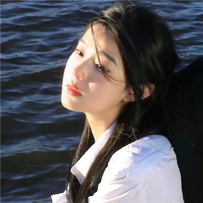 碧窗艳影